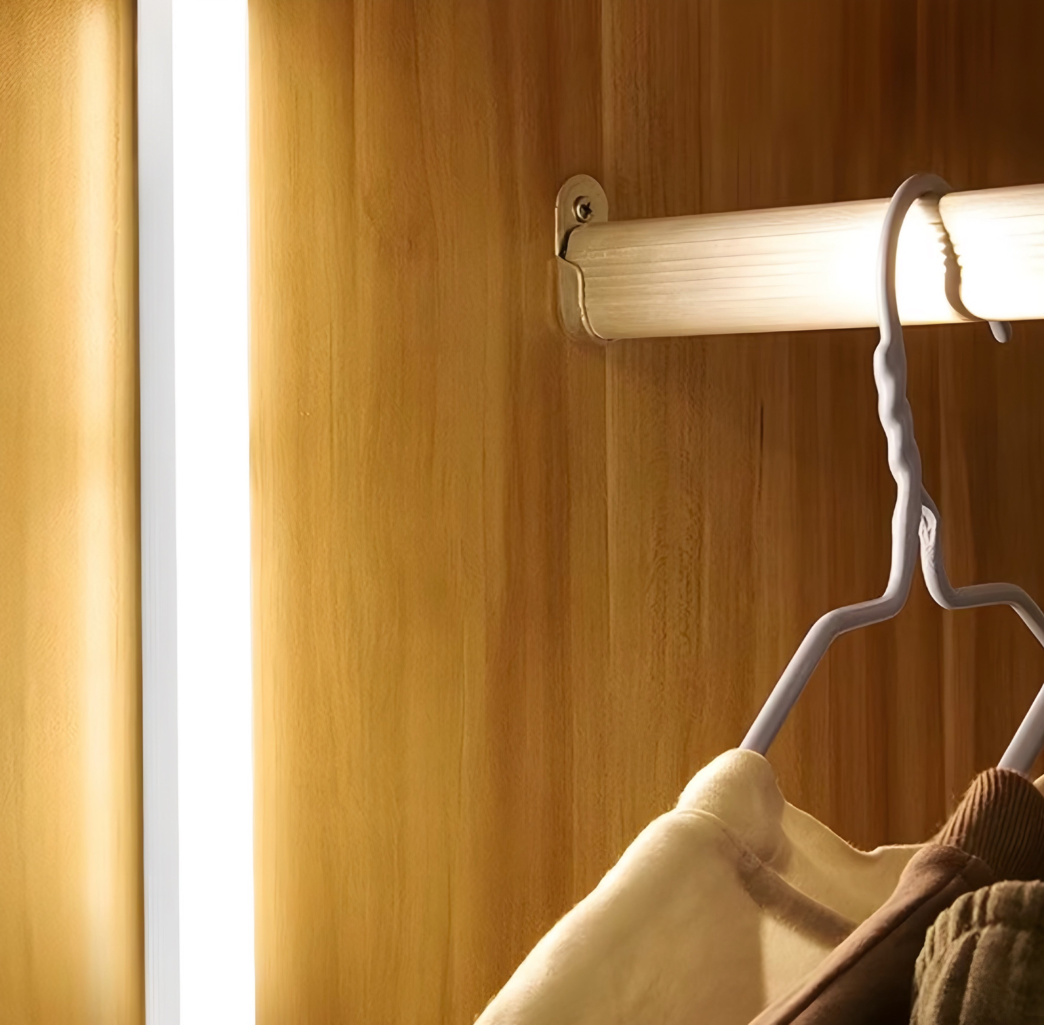 Smart Motion Sensor LED Light – USB Rechargeable | 3 Color Modes